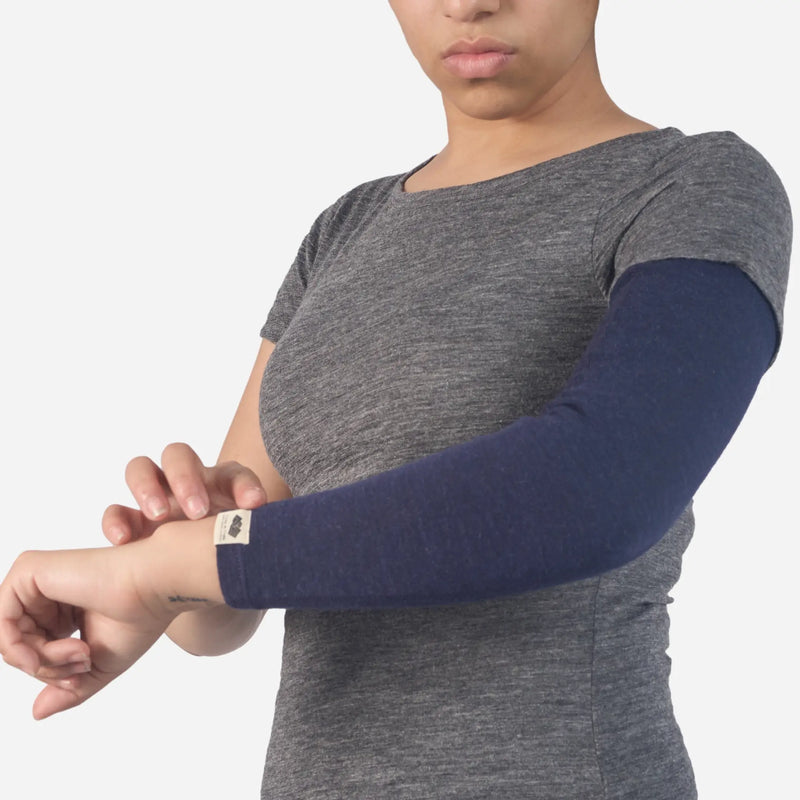 Temperature Regulate Alpaca Wool Arm Sleeve 300 Lightweight color navy blue