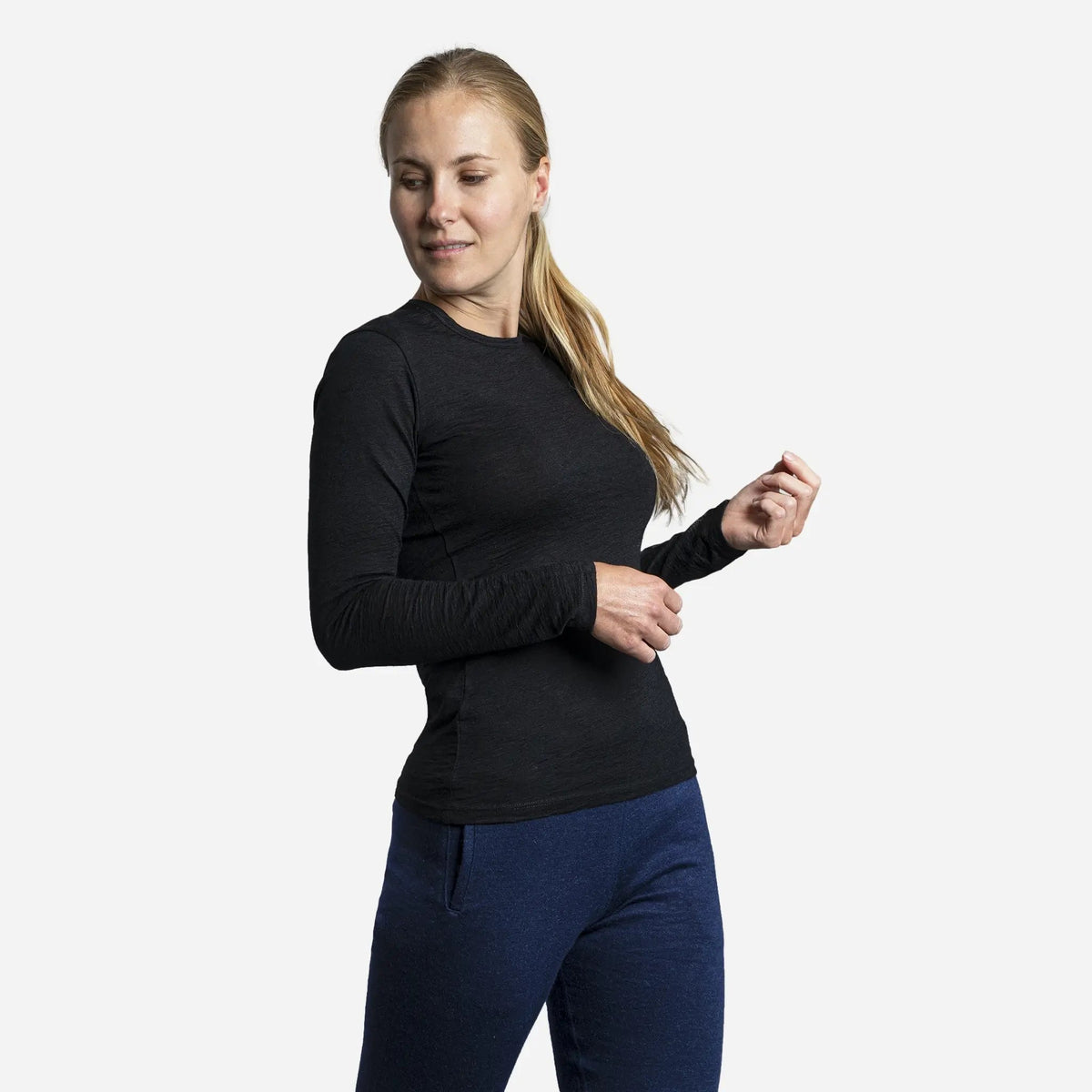 Women's Alpaca Wool Long Sleeve T-Shirt: 160 Ultralight color black