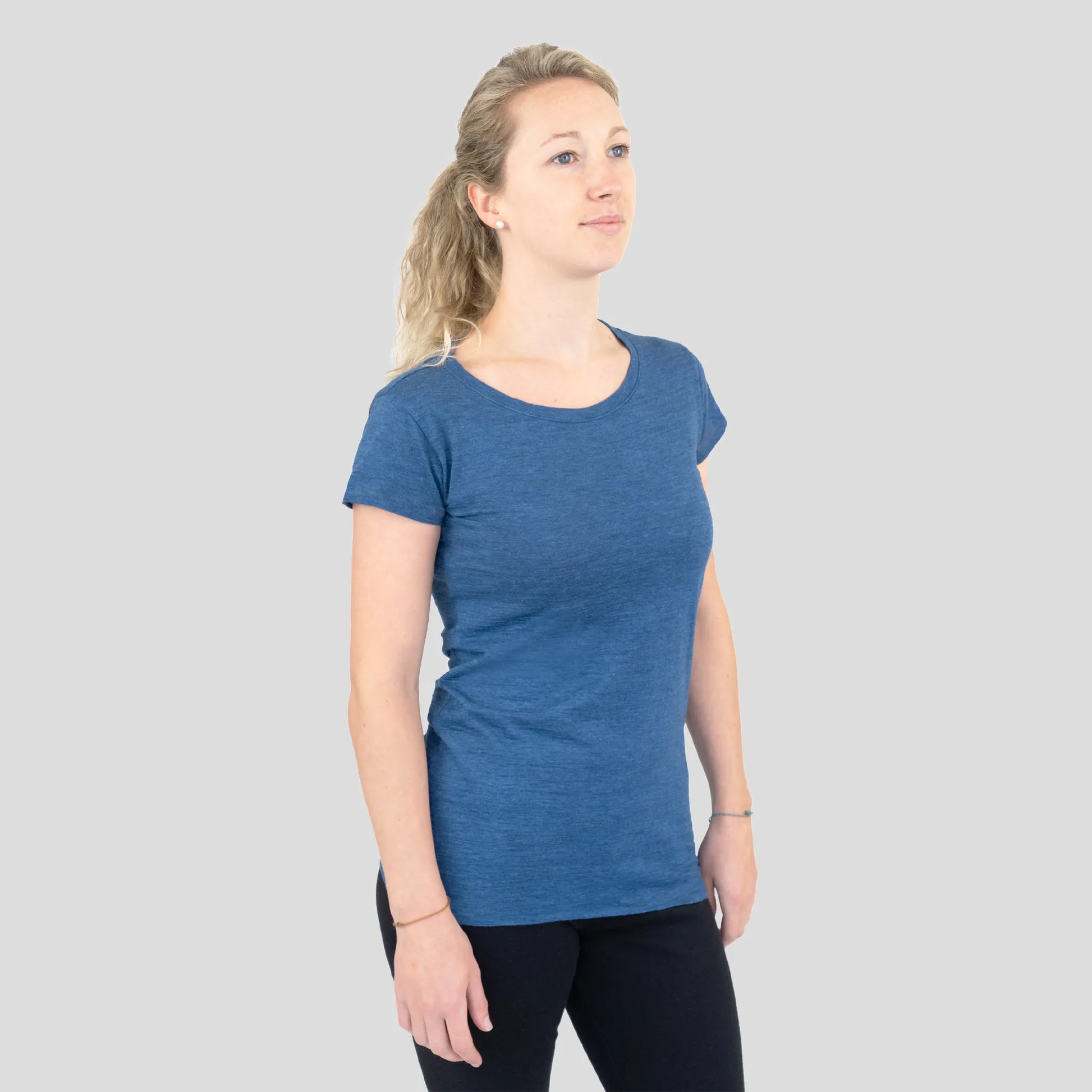 Women's Alpaca Wool T-Shirt: 160 Ultralight Crew Neck color Natural Blue