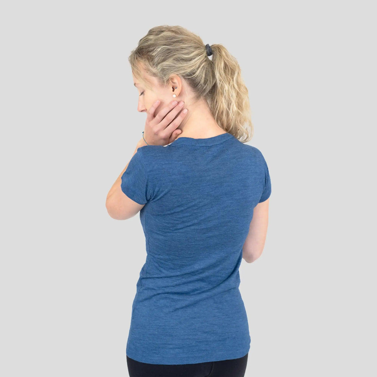 Women's Alpaca Wool T-Shirt: 160 Ultralight V-Neck color natural blue