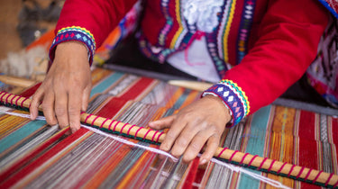 andean-woman-weaving-traditional-textiles-peru.webp__PID:36e9d637-c7fa-47f1-bc01-f5afc70e1058