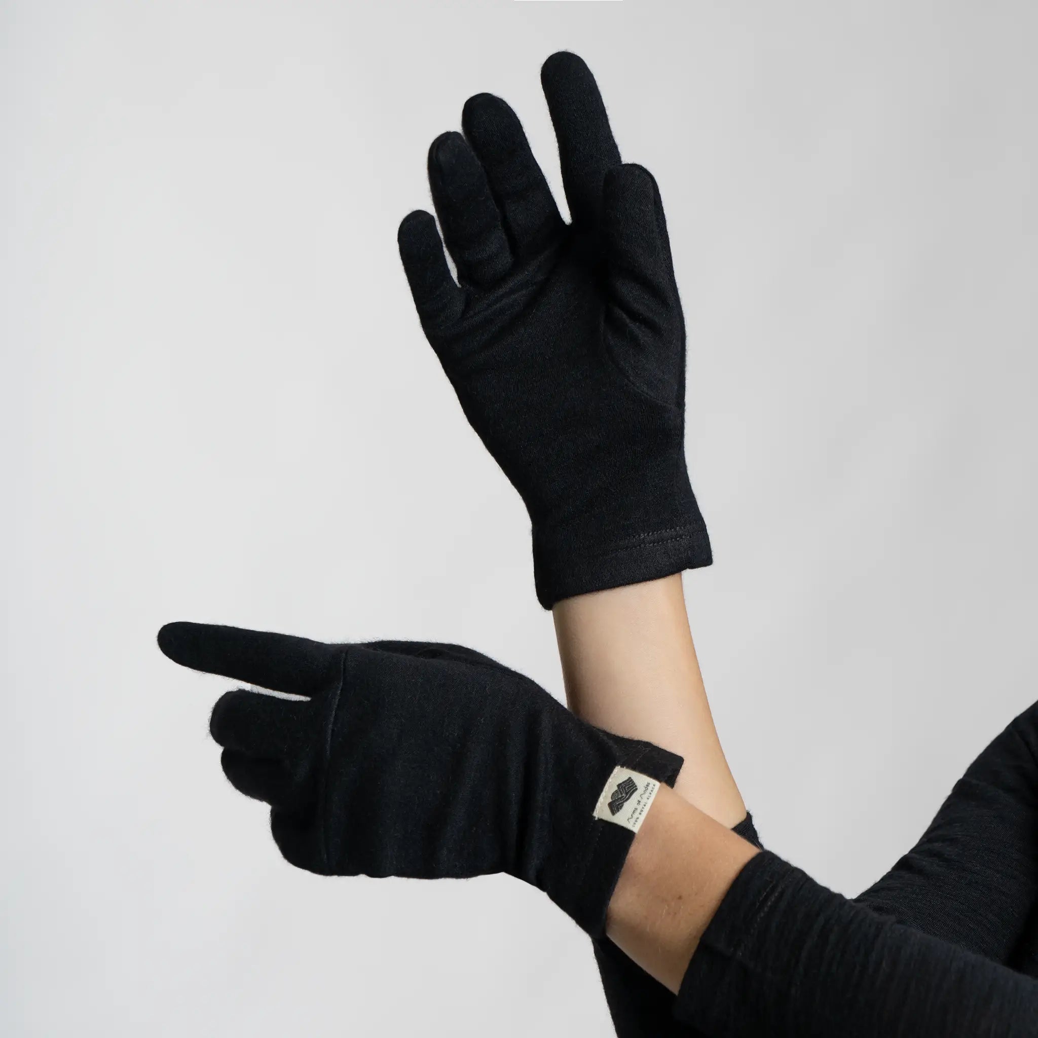 Unisex Alpaca Wool Gloves: 420 Midweight color Black
