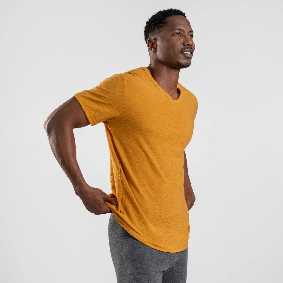 Men's Alpaca Wool T-Shirt: 160 Ultralight V-Neck color gold