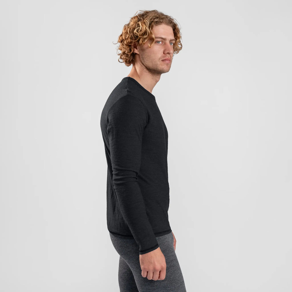 Men's Alpaca Wool Long Sleeve T-Shirt: 160 Ultralight color black