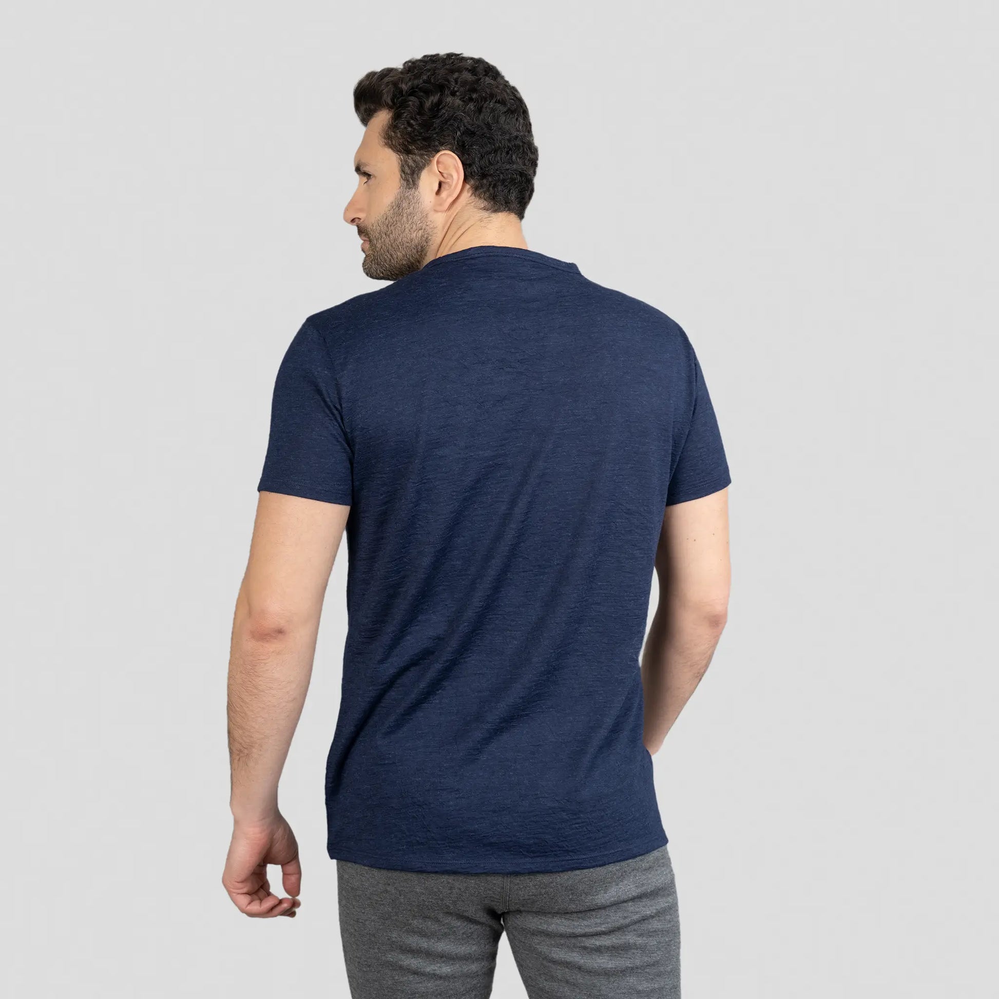 Men's Alpaca Wool Shirt: 160 Ultralight V-Neck color Navy Blue