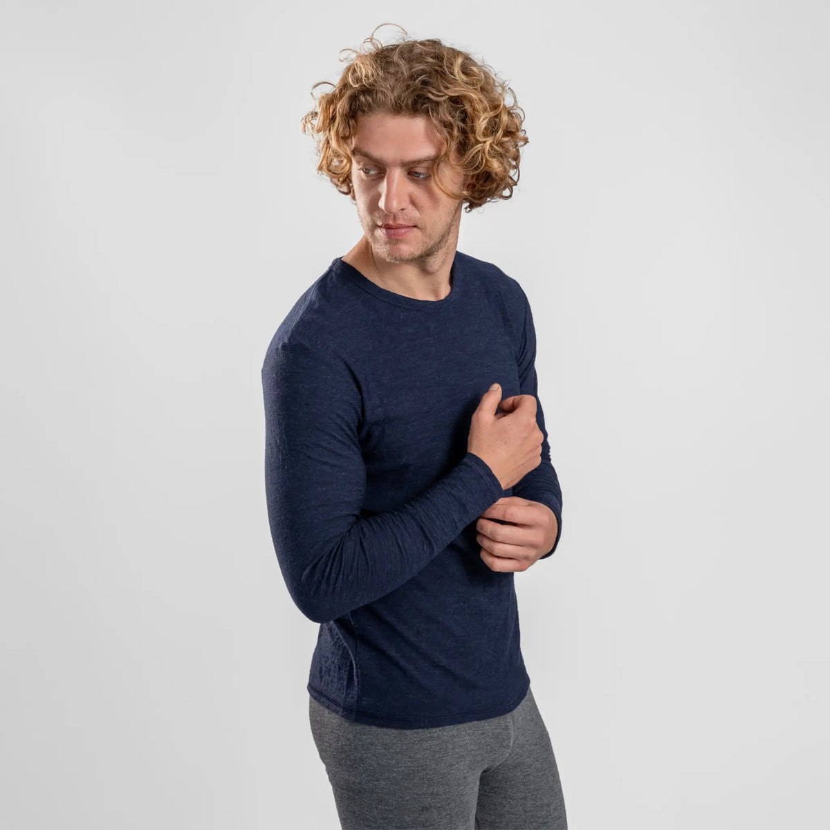Men's Alpaca Wool Long Sleeve T-Shirt: 160 Ultralight color navy blue