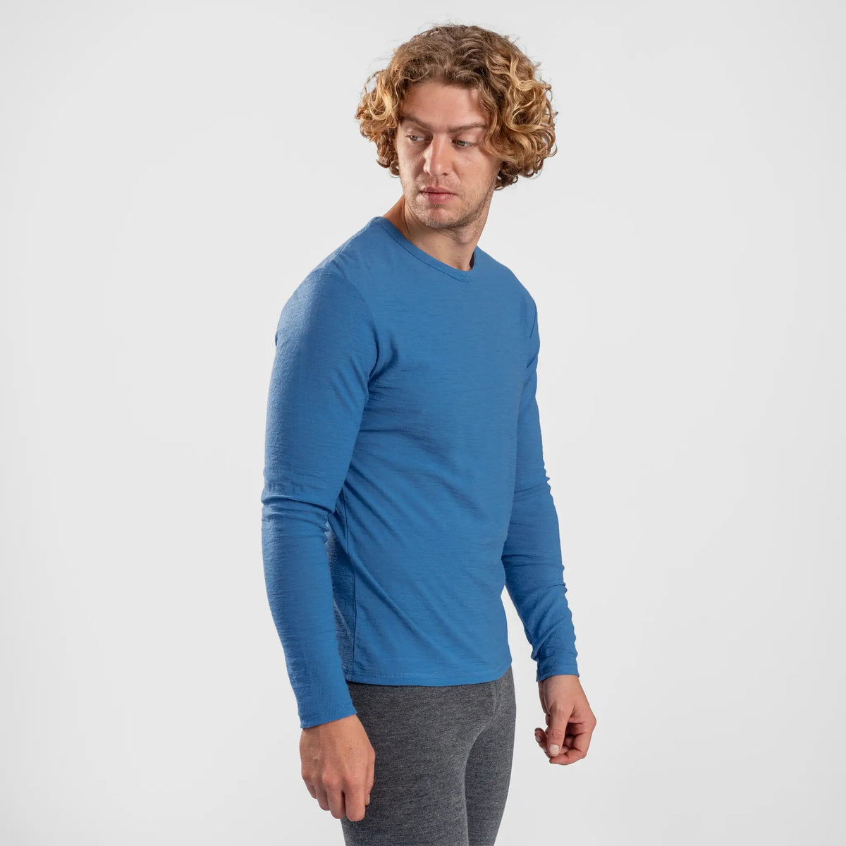 Men's Alpaca Wool Long Sleeve T-Shirt: 160 Ultralight color baby blue