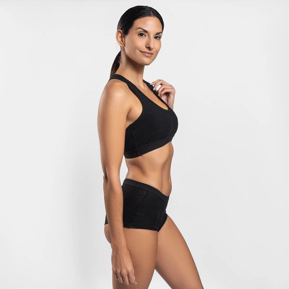 Women's Alpaca Wool Sports Bra: 160 Ultralight color Black