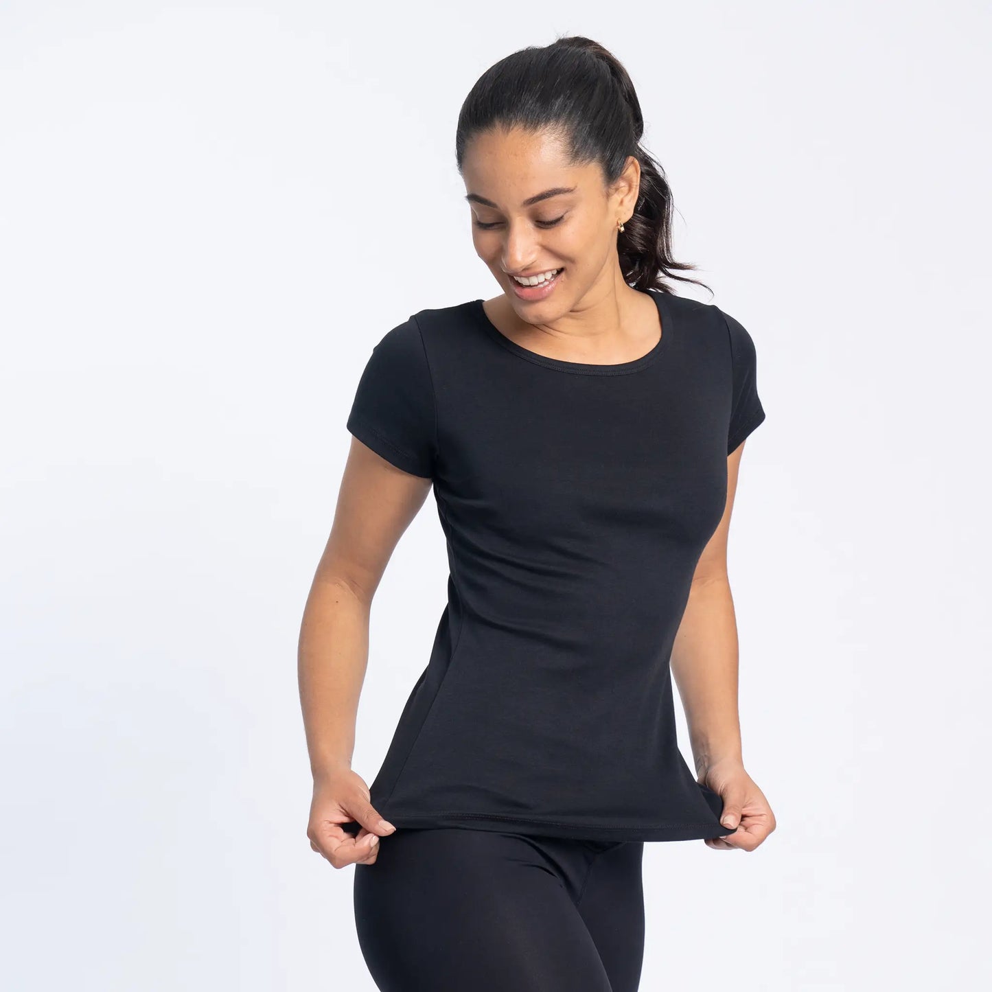 womens comfortable tshirt crew neck color black