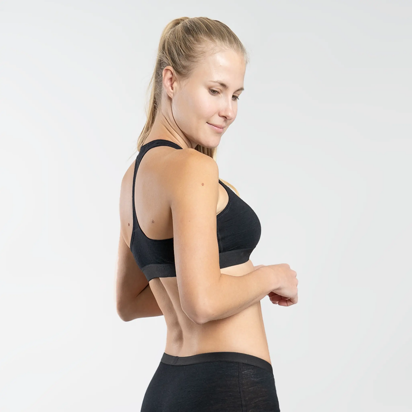 Women's Alpaca Wool Sports Bra: 160 Ultralight color Black