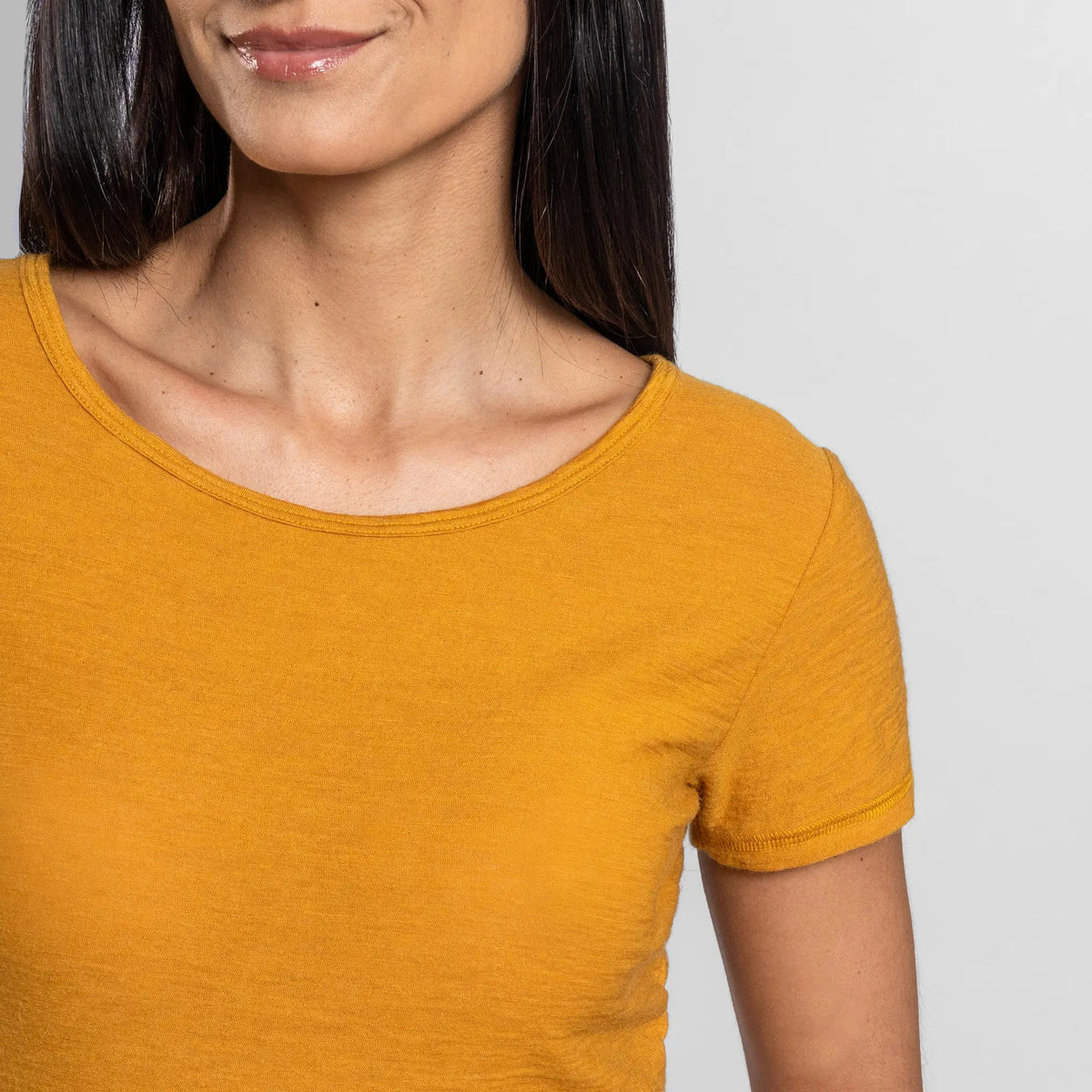 Women's Alpaca Wool T-Shirt: 160 Ultralight Crew Neck color Gold