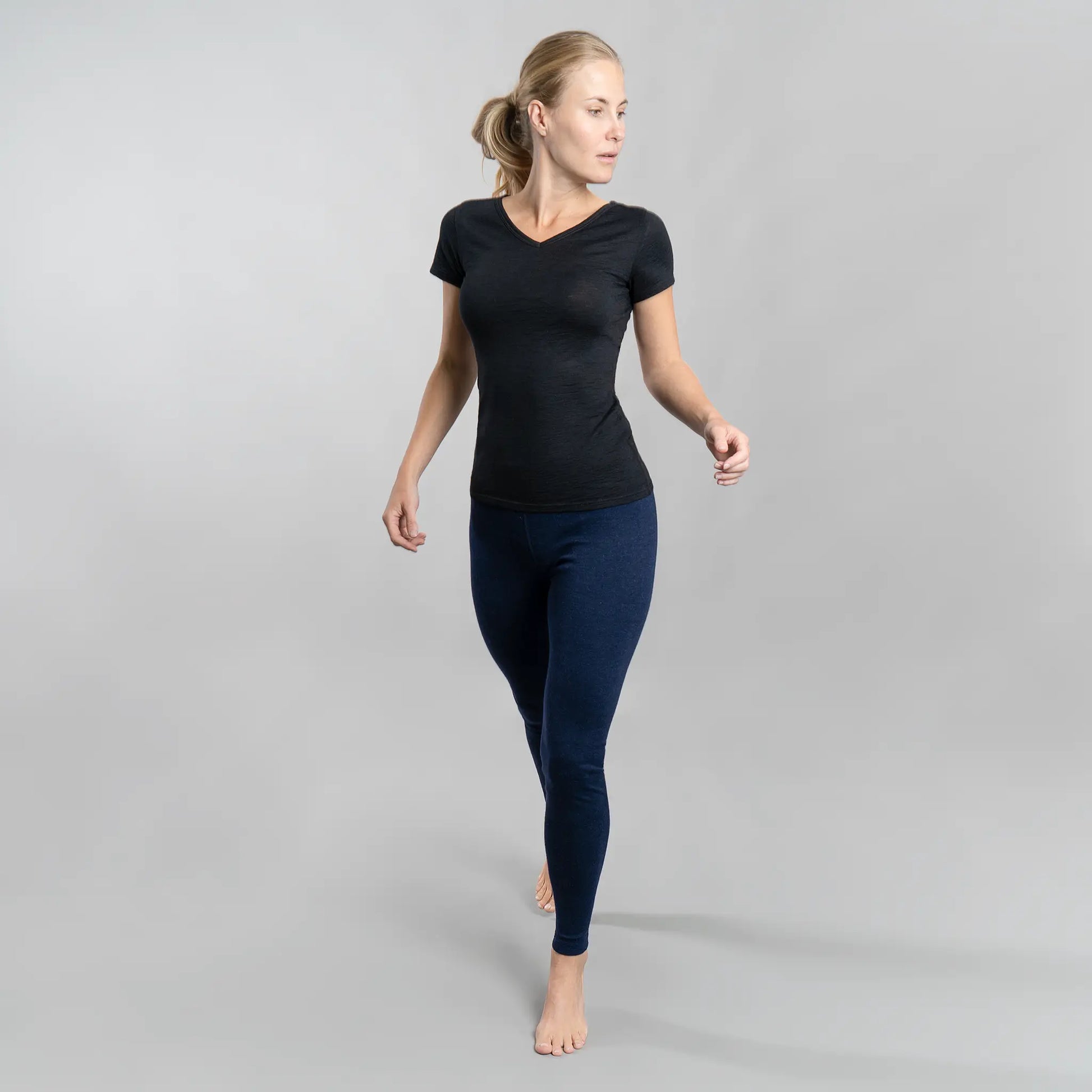 Women's Alpaca Wool Shirt: 160 Ultralight V-Neck color Black