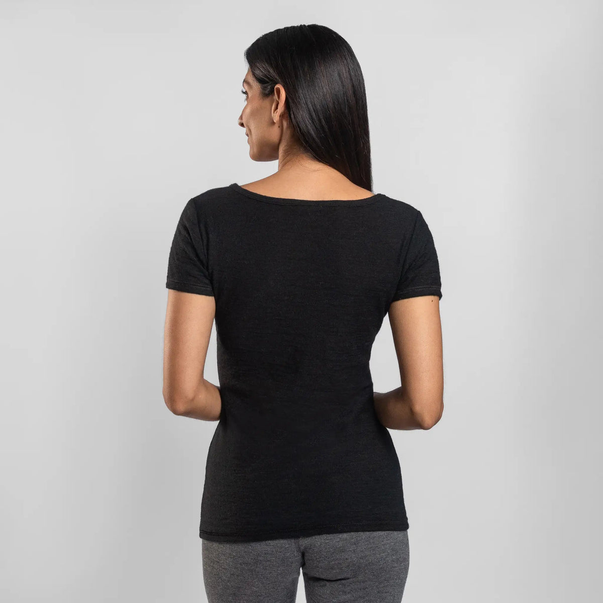 Women's Alpaca Wool T-Shirt: 160 Ultralight V-Neck color black