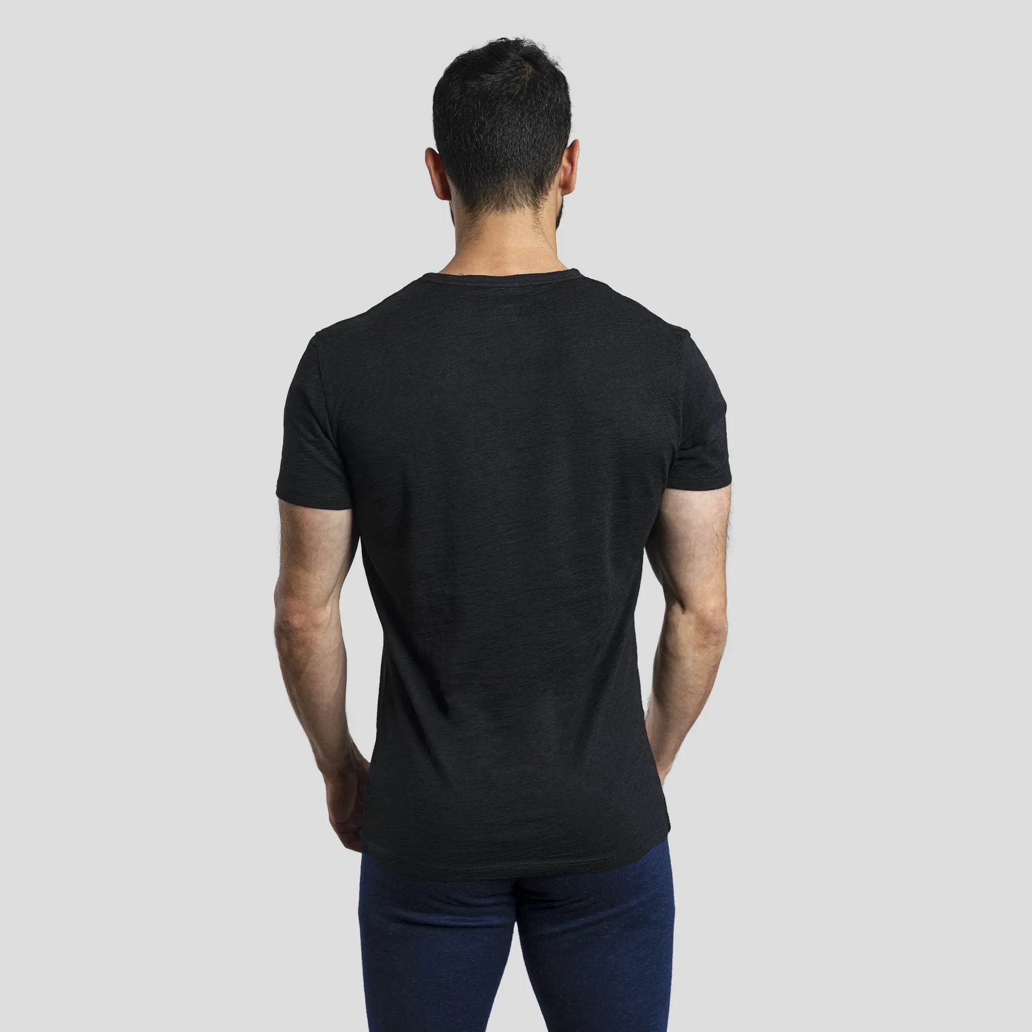 https://armsofandes.com/cdn/shop/products/mens-thermal-wool-crew-neck-tshirt-color-black.webp?v=1686073728