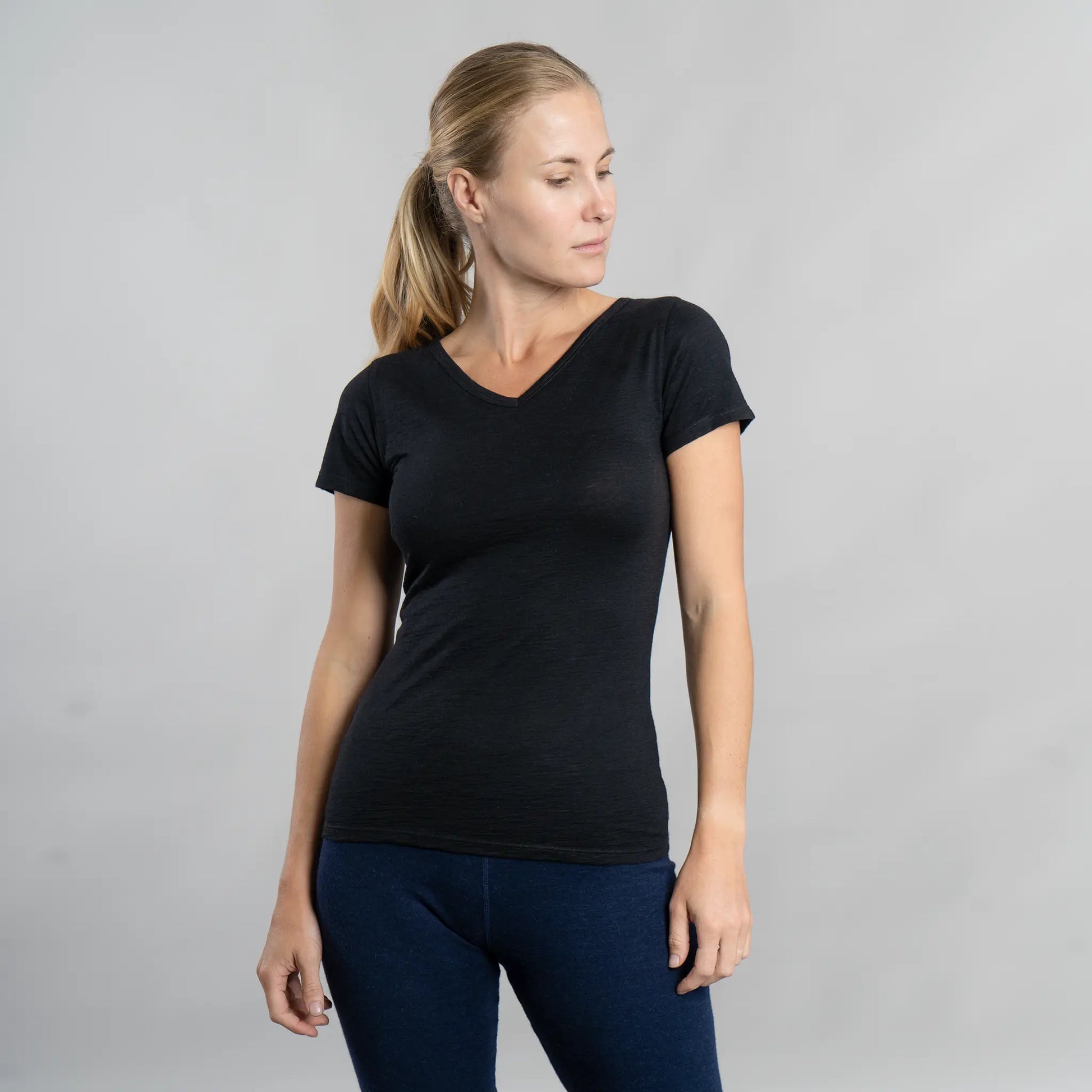 Women's Alpaca Wool Shirt: 160 Ultralight V-Neck color Black